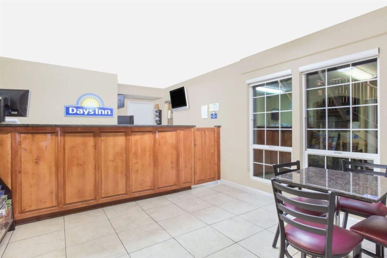 Days Inn By Wyndham Turlock Exterior photo