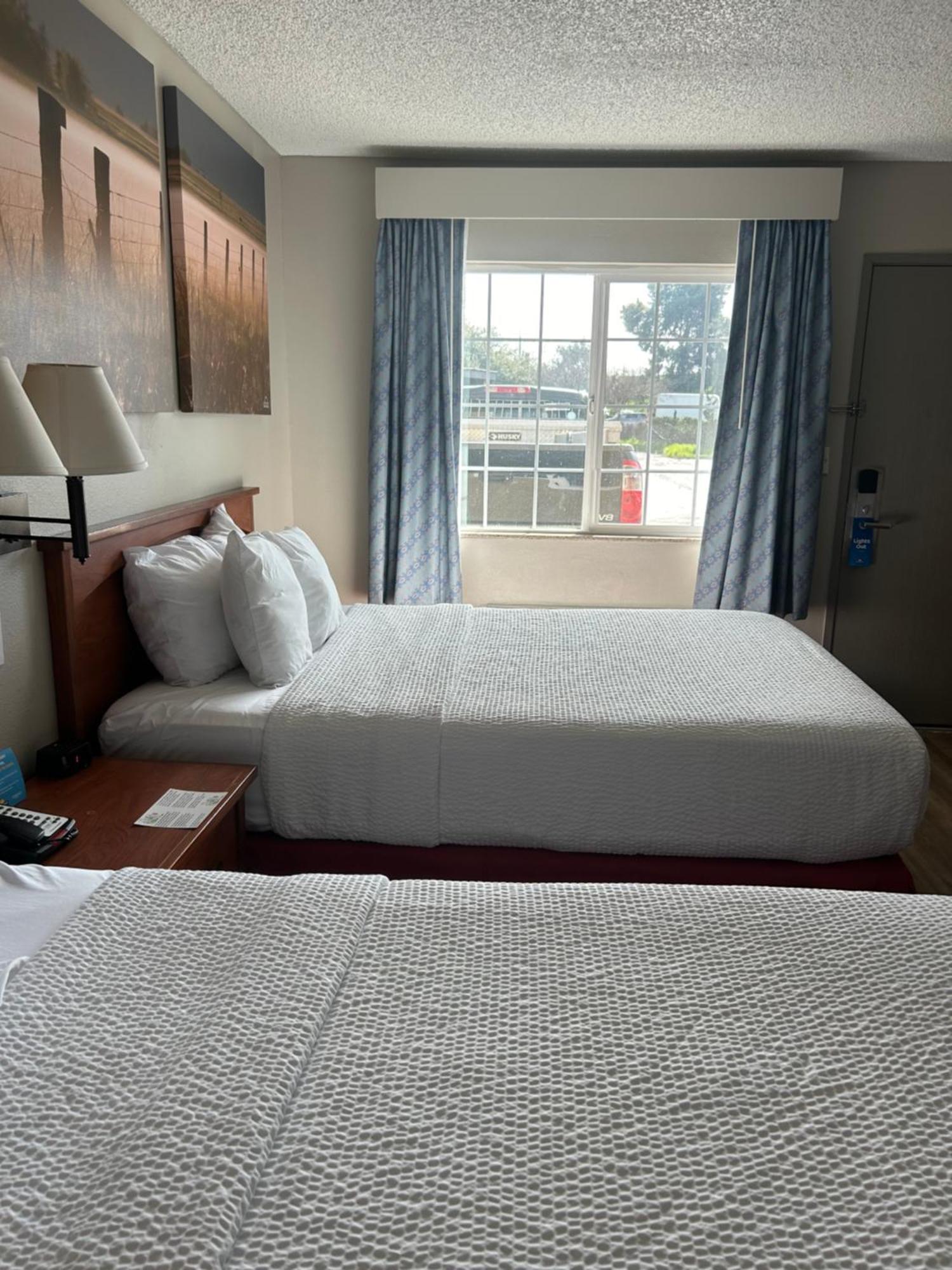 Days Inn By Wyndham Turlock Exterior photo